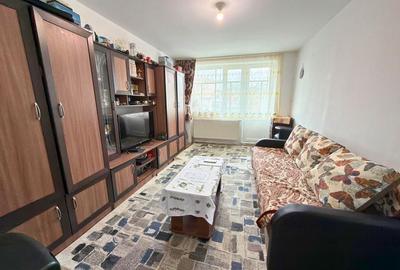 Apartament cu 2 camere semidecomandat, mobilat în Simeria - 1