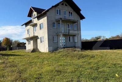 Casă cu 6 camere cu Teren 2355 Mp în Siminicea