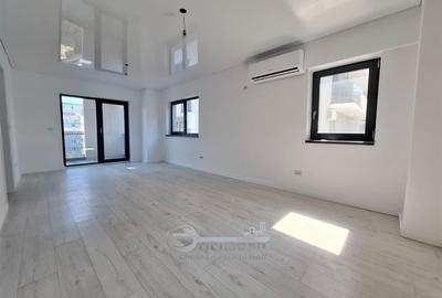 Apartament cu 3 camere semidecomandat în Cug