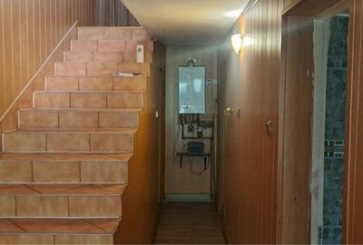 Casă cu 4 camere în Strejnicu