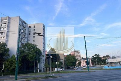 Apartament cu 4 camere decomandat, mobilat în Medicină