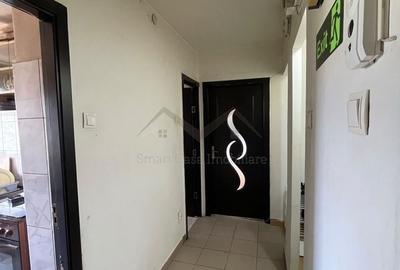 Apartament cu 2 camere semidecomandat în Podu Roș