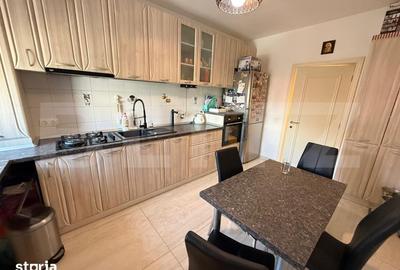 Apartament cu 4 camere decomandat în 9 Mai - 15