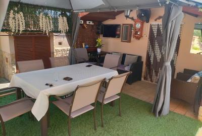 Casă cu 4 camere în Ștefănești