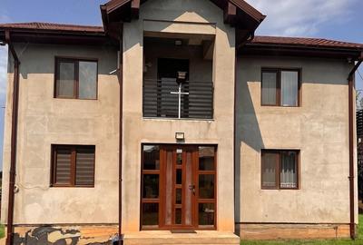 Casă cu Teren 2194 Mp în Radu Vodă