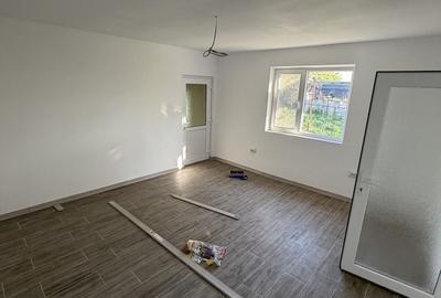 Casă cu 4 camere cu Teren 900 Mp în Vădeni - 2