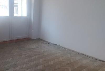 Apartament cu 2 camere semidecomandat în Ultracentral