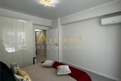 Apartament cu 3 camere semidecomandat în Central