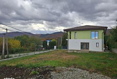 Casă cu 4 camere în Sadu