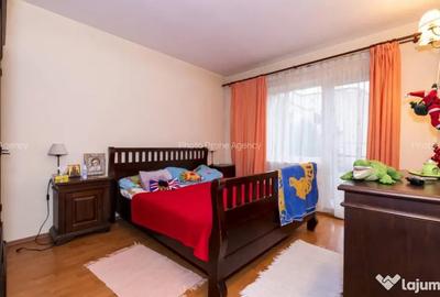 Casă cu 5 camere cu Teren 199 Mp în Roșu - 1