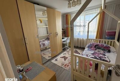 Apartament cu 4 camere semidecomandat în Titan