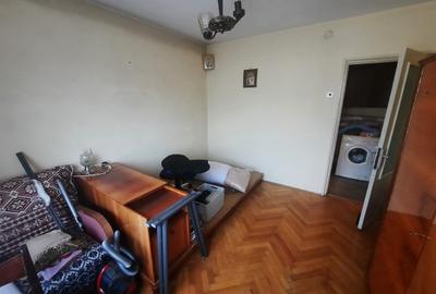 Apartament cu 3 camere semidecomandat în Podu Roș - 2