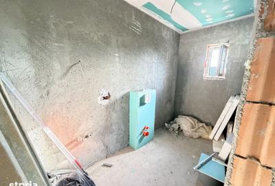 Casă cu 4 camere cu Teren 260 Mp în Glina