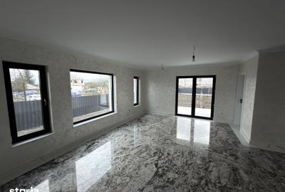 Casă cu 4 camere cu Teren 600 Mp în Central