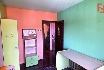 Apartament cu 3 camere decomandat, mobilat în Aradul Nou - 18