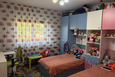 Apartament cu 3 camere decomandat în Împăratul Traian