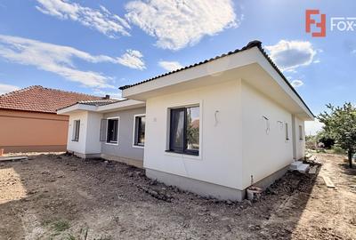 Duplex cu 3 camere cu Canalizare în Albina - 13