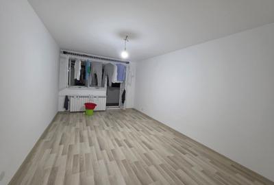 Apartament cu 3 camere decomandat în 1 Decembrie 1918