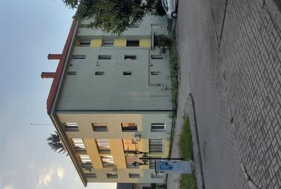Apartament cu 3 camere decomandat în Central - 1