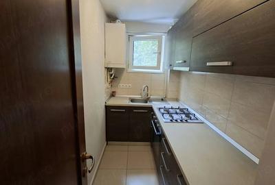 Apartament cu 2 camere decomandat în Budai