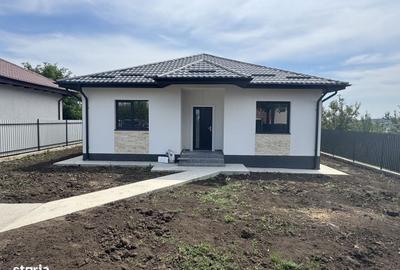 Casă cu 4 camere în Breazu