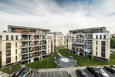 Apartament cu 4 camere decomandat, mobilat în Central - 1