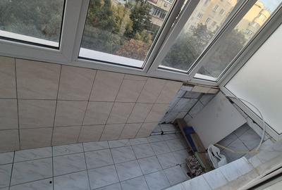Apartament cu 2 camere decomandat în Lacul Tei