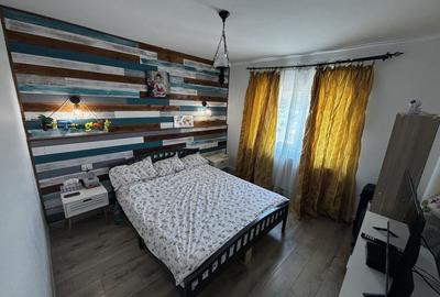Apartament cu 3 camere decomandat în Buzaului