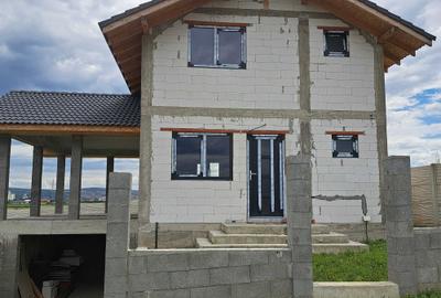 Casă cu 4 camere în Central - 3