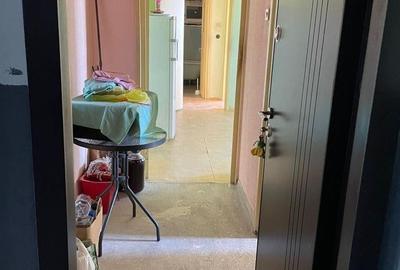 Apartament cu 2 camere semidecomandat în Craiovița Nouă