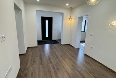 Casă individuală cu 4 camere cu Canalizare în Ultracentral - 1
