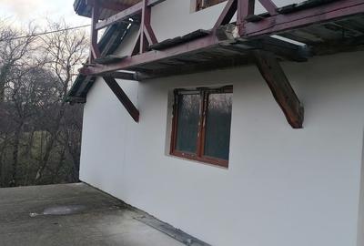 Casă cu 3 camere cu Teren 379 Mp în Central