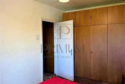 Apartament cu 3 camere decomandat, mobilat în Dacia