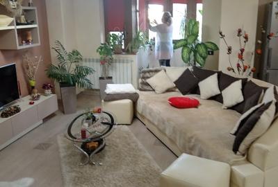 Apartament cu 2 camere semidecomandat în Intim