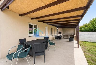 Casă cu 5 camere cu Teren 487 Mp în Plopi
