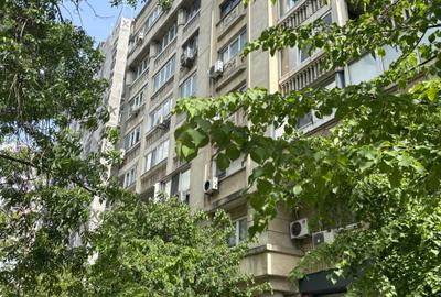 Apartament cu 3 camere decomandat în Decebal
