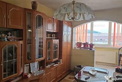 Apartament cu 2 camere decomandat în Astra