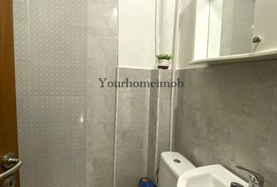 Apartament cu 3 camere semidecomandat în Craiovița Nouă