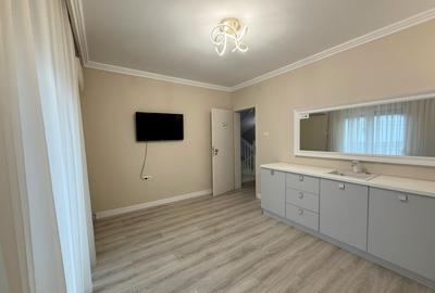 Casă individuală cu 8 camere cu Canalizare în Mehala - 9