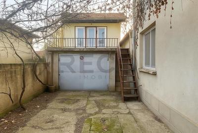 Casă cu 4 camere cu Teren 371 Mp în Central - 1