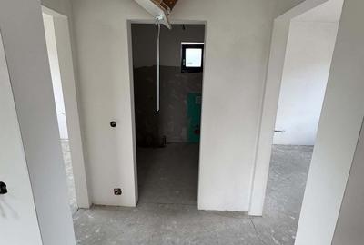 Casă cu 3 camere cu Teren 370 Mp în Odoreu