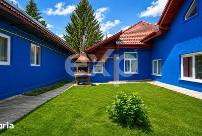 Casă cu 9 camere cu Teren 1766 Mp în Central - 1