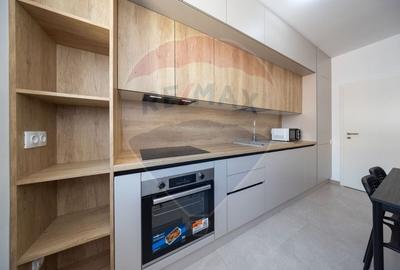 Apartament cu 2 camere decomandat în Tractorul - 2