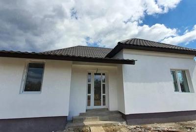Casă cu 3 camere cu Teren 1200 Mp în Central