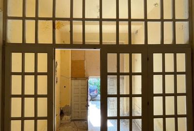 Casă individuală cu 17 camere cu Canalizare în Universitate - 12