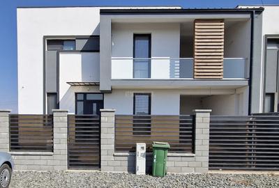 Duplex cu 5 camere cu Canalizare în Moșnița Nouă - 3