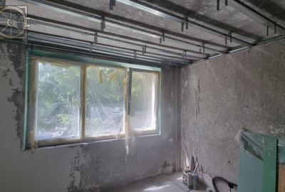 Apartament cu 4 camere decomandat în Drumul Găzarului