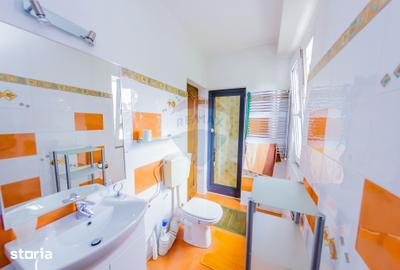 Casă cu 5 camere cu Teren 660 Mp în Central