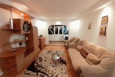 Apartament cu 3 camere decomandat în Berca