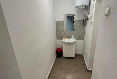 Spațiu comercial, de 75 mp, în Central - 3